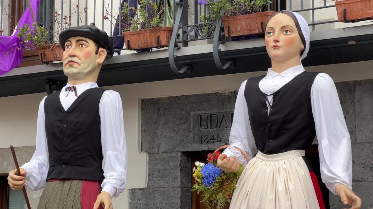 Erraldoien errestaurazioa egin ondoren, plazan aurkeztu dituzte