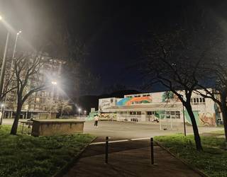 Argi berriak jarri ditu Udalak Arroako plazan