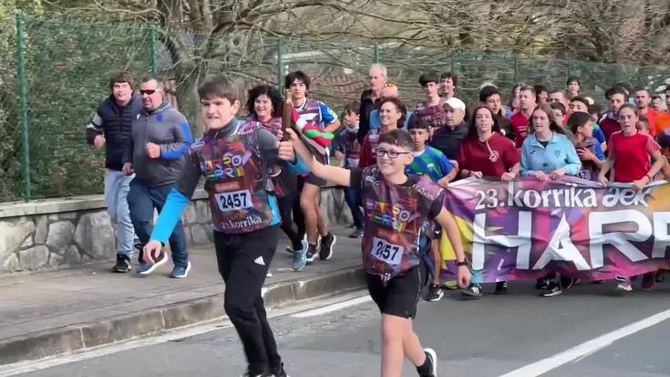 Hamaika ekintza motorrak berotzeko Korrikaren aurretik