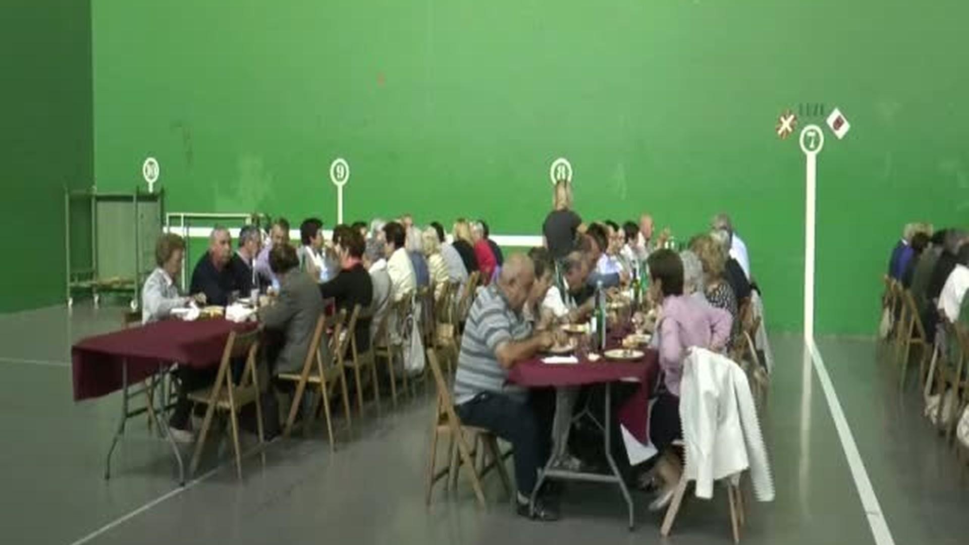 Erretiratuek giro onean bazkaldu dute