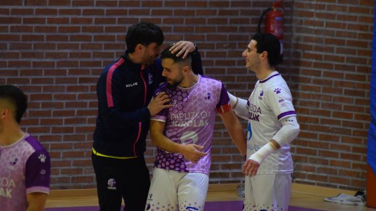 Belabieta berriro galaz jantzi zen