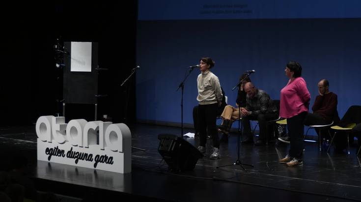 Leidor beteta Ataria Bertso Jaialdian