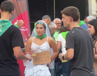 Sagardo dastaketaz gozatu dute Irurarrek San Migeletako mozorro egunean