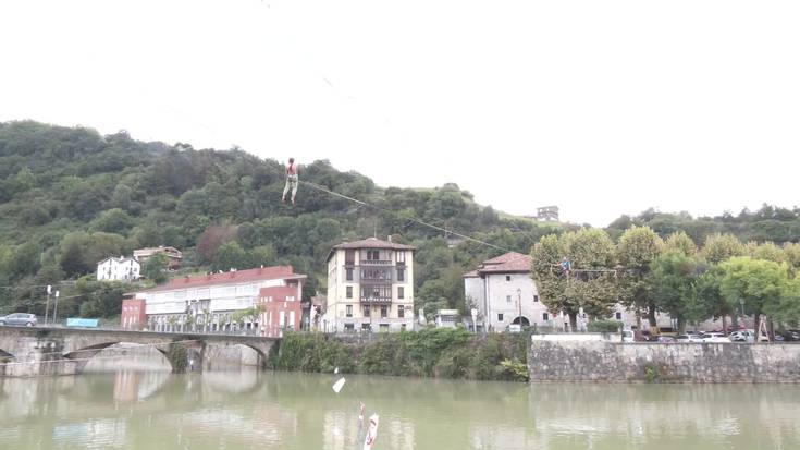 100 partaide baino gehiago bildu dira River Line jaialdian