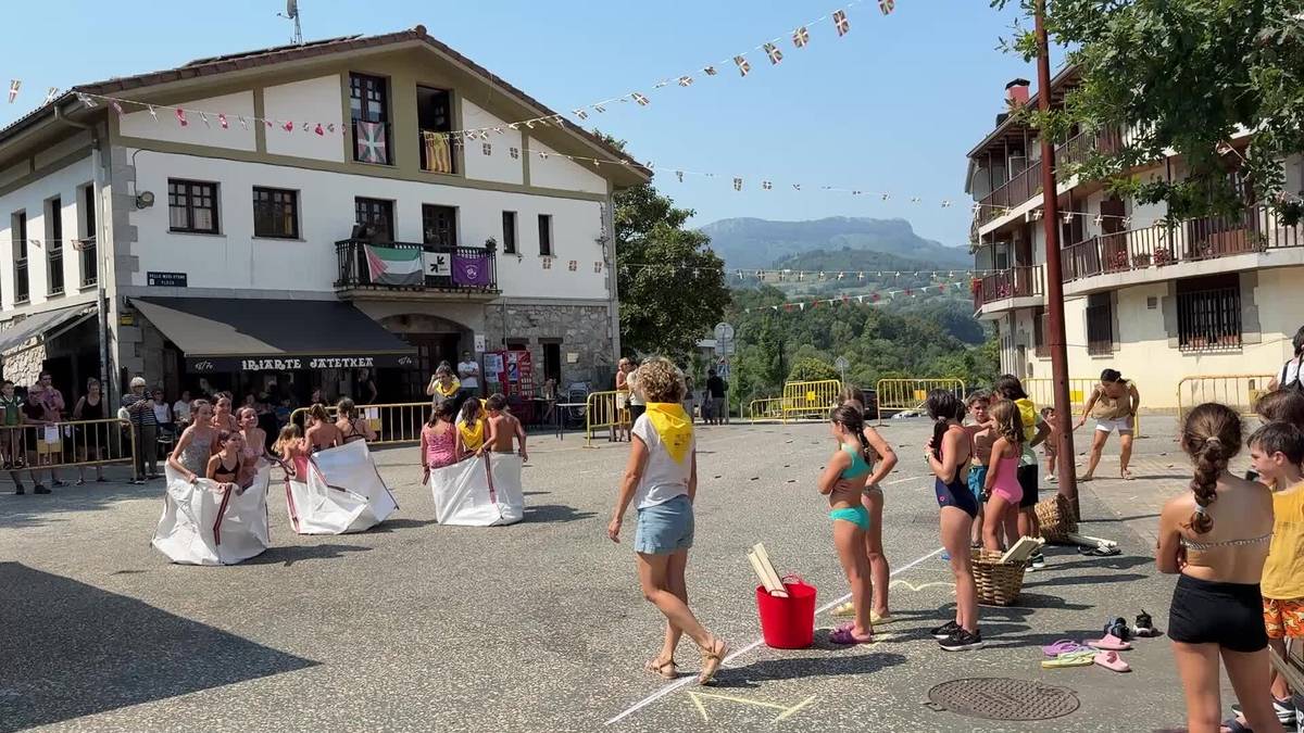 Umeen eguna ospatu dute Zizurkilgo jaietan