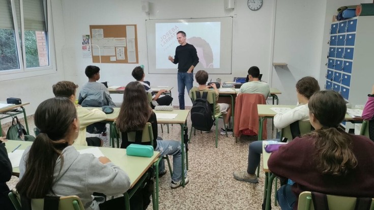 Joseba Larratxe ‘Josevisky’ komikilariak tailerra eskaini du Uzturpe ikastolan
