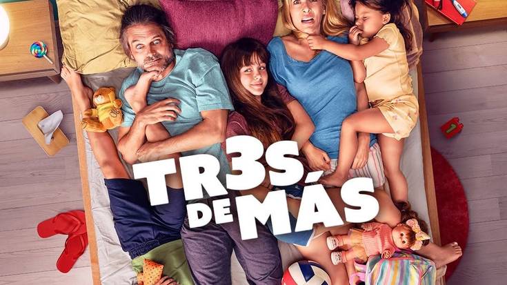 Tres de más