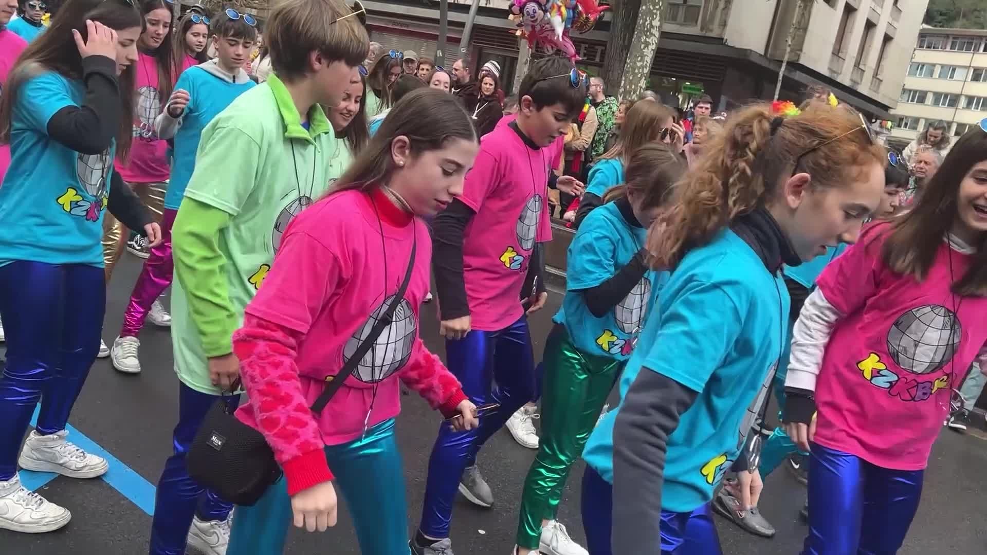 Astelenita dantzan pasa dute aisialdi taldeek