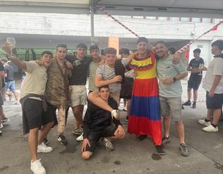 Sagardo eta pintxo dastaketa iruditan