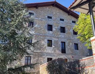 Memoria berreskuratzeko liburua eta dokumentala Alkizako Barnetegiaren 50. urteurrenean