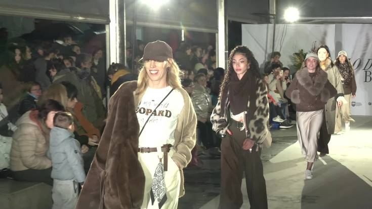 Oria Merkatari Elkarteko establezimenduen erakusleiho izan da Berdura plazako pasarela