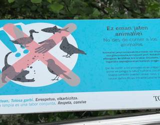 Informazio-panel berriak jarri dituzte herriko bost zubietan