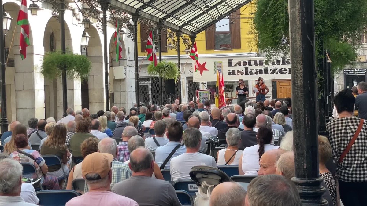 "Loturak askatzera" oroimen ekitaldia egin dute