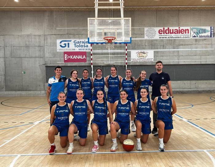 Lehenengo itzuliko partiduak amaituta, emakumezkoen taldea porrot bakarrarekin lehen postuan finkatu da