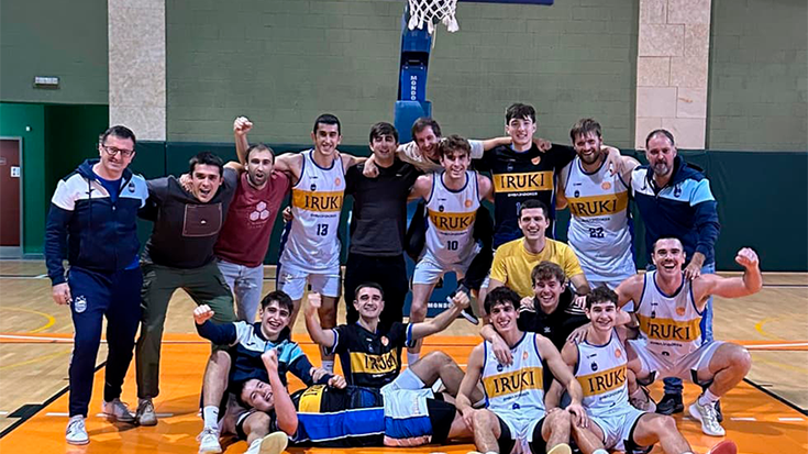 Larunbatean IRUKI TAKEk garaipen polita lortu zuen Salamankan Atlético Carbajosaren aurka, 64-74 emaitzarekin