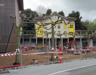 Irurako Herriko Plaza oinezkoentzat egokitzeko lanak martxan