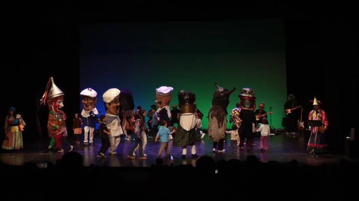 Inauteri doinuak Piñata Igandean