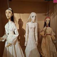 Emakumeek egindako eta emakumeek zuzendutako ikuskizunetan erabilitako txotxongiloen erakusketa