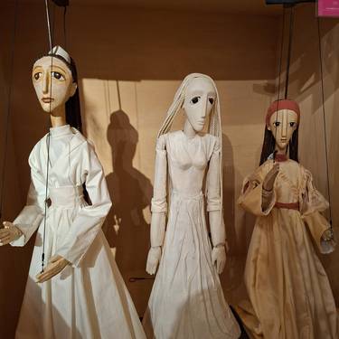 Emakumeek egindako eta emakumeek zuzendutako ikuskizunetan erabilitako txotxongiloen erakusketa