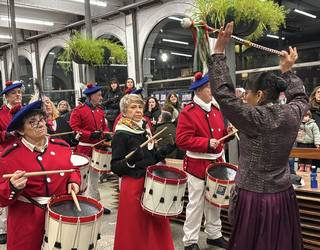 Helduen danborrada argazkitan