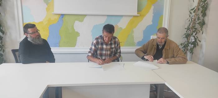 Anoetako udalak eta Donostiako Gotzaindegiak hitzarmena sinatu dute
